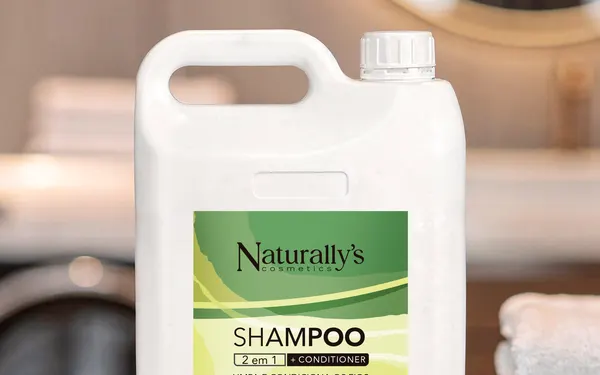 Galão 5 litros de shampoo 2 em 1 Naturallys para hotelaria