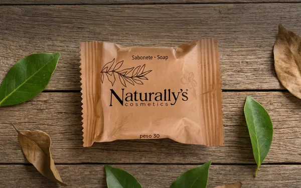 Kit amenities de boas-vindas com produtos Naturallys HMAX